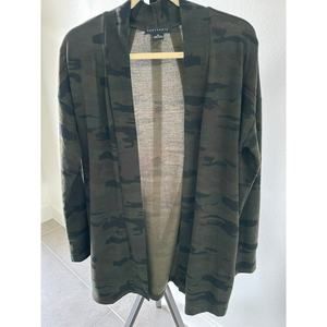 Sanctuary Anthropologie Size Medium Green Camo Long Cardigan Sweater Casual